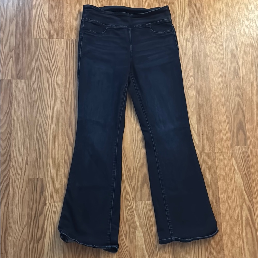 American Eagle Pull on Stretch Flared Jeans